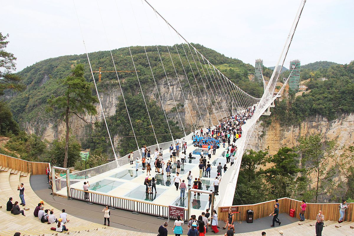 How to Avoid Crowds at Zhangjiajie Glass Bridge: Expert Tips for Your Visit